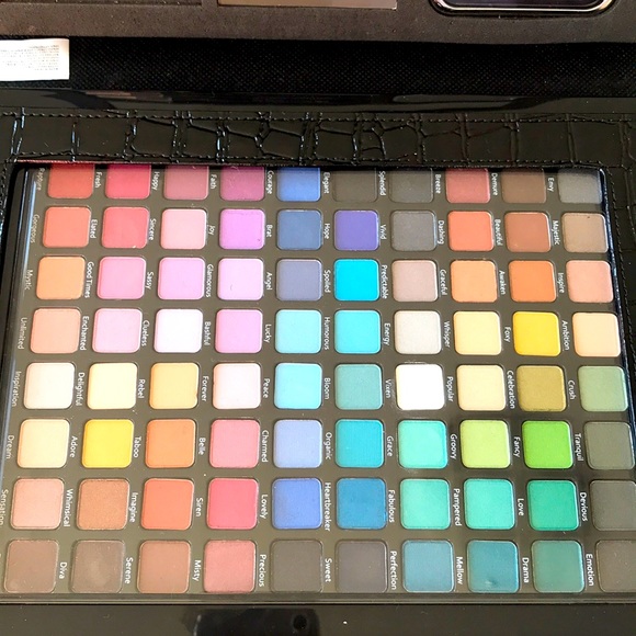 Full eye and lip colour set - Picture 3 of 4